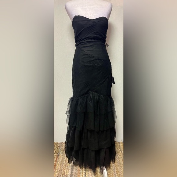 NWT Lulus Elegant Tiered Ruffle Maxi Dress
Classy Timeless Feminine 
Size XS - Picture 1 of 6